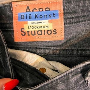Acne Studios Bla Konst Floragatan 13 washed Black
Denim Pants